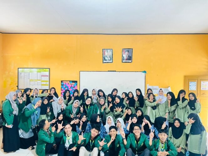 
					Cegah Perundungan Sejak Dini, KKN Desa Lembursawah Sosialisasikan Stop Bullying di MTs Al-Husaeniyah