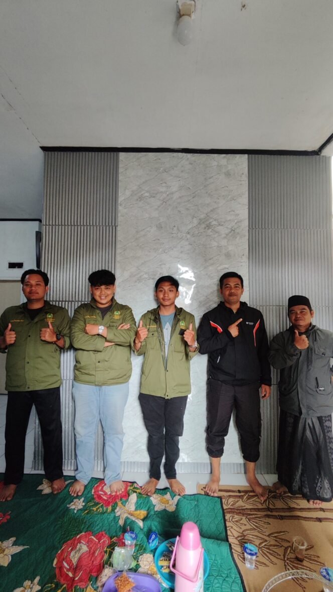 
					“Menuju Lingkungan Bersih dan Sehat, Kelompok 5 Audiensi dengan RW 04 Desa Cimahi”